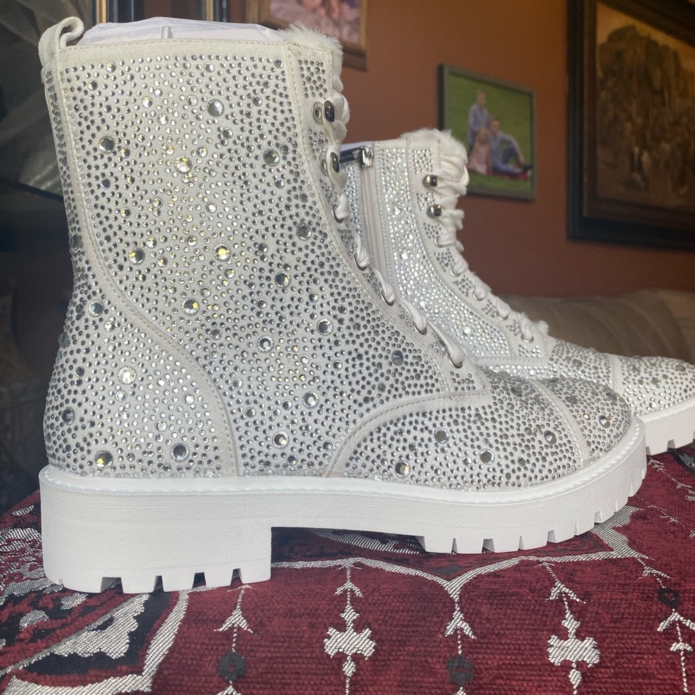 Jessica Simpson KALRIRAH2 hiker boot.